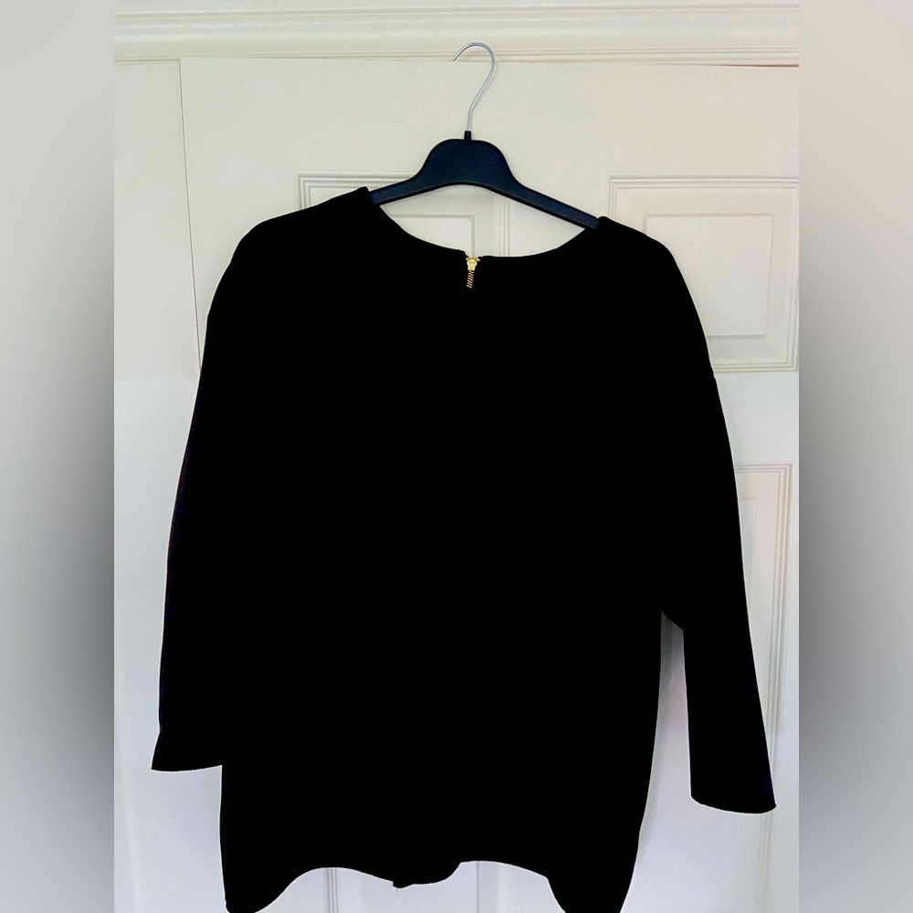Oversized black top